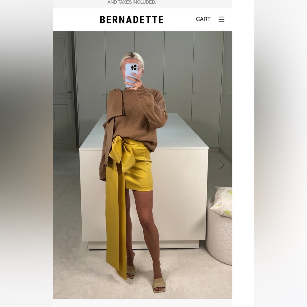 Bernadette short bow skirt. EU size 36 (equivalent to xs/s in US)